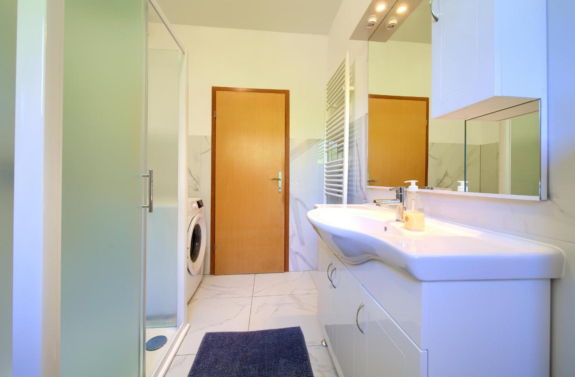 Apartment Bazina - Airconditioning, Parking, 500M From The Beach Krk Town Luaran gambar