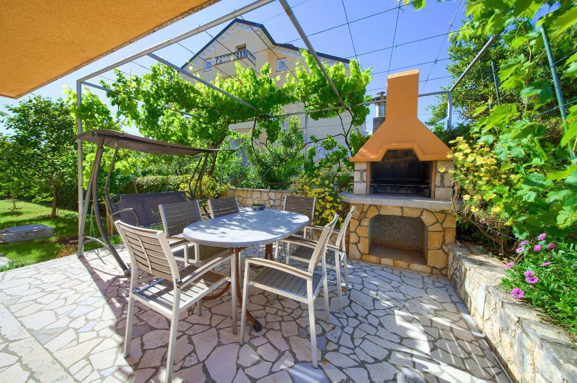 Apartment Bazina - Airconditioning, Parking, 500M From The Beach Krk Town Luaran gambar