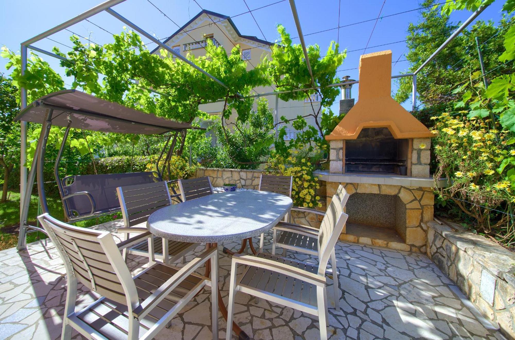 Apartment Bazina - Airconditioning, Parking, 500M From The Beach Krk Town Luaran gambar